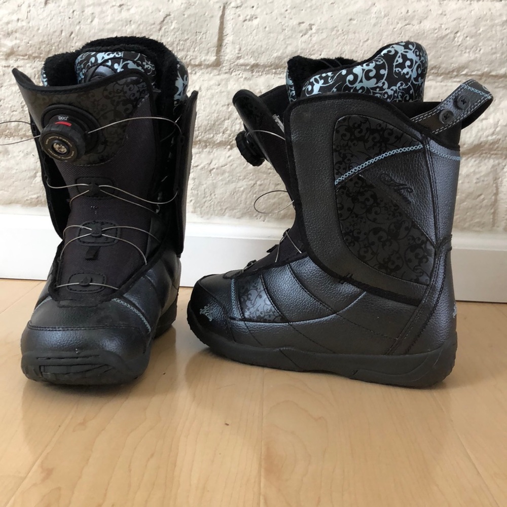 K2 Women’s snowboarding boots